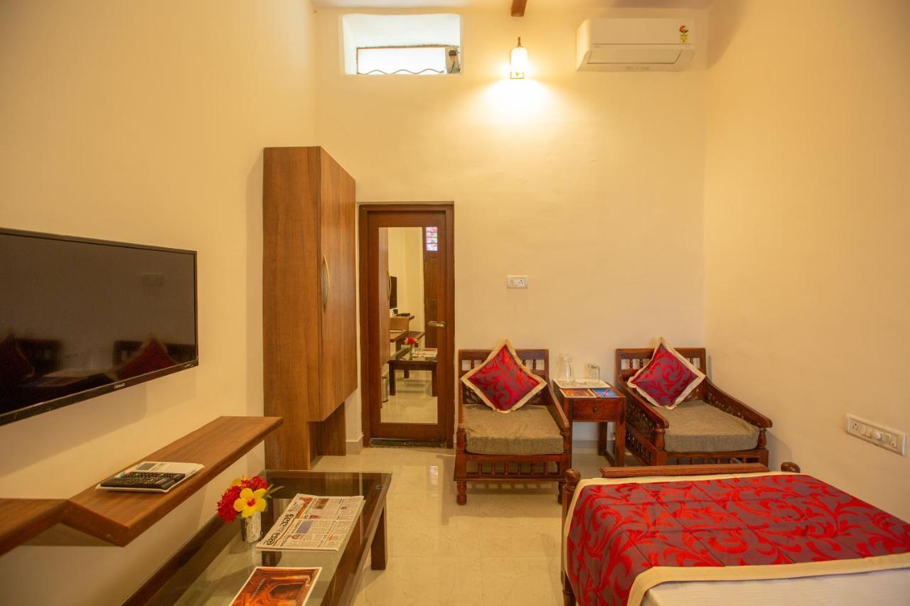Kstdc Hotel Mayura Adilshahi Bijapur Exteriér fotografie
