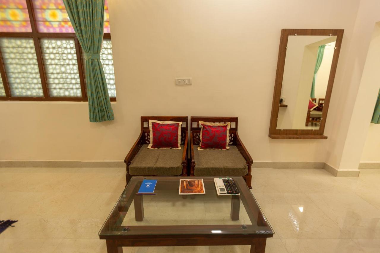 Kstdc Hotel Mayura Adilshahi Bijapur Exteriér fotografie