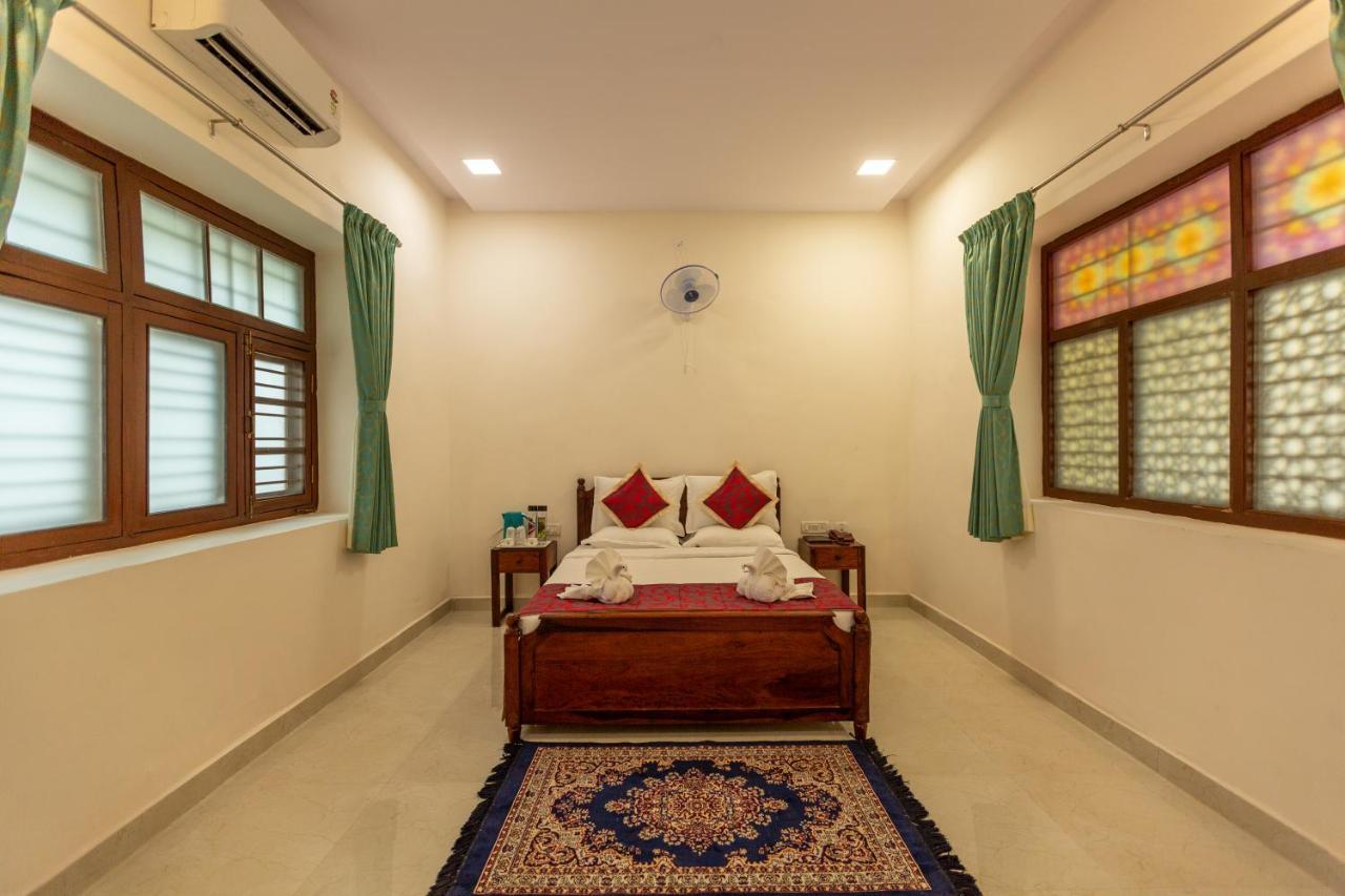 Kstdc Hotel Mayura Adilshahi Bijapur Exteriér fotografie