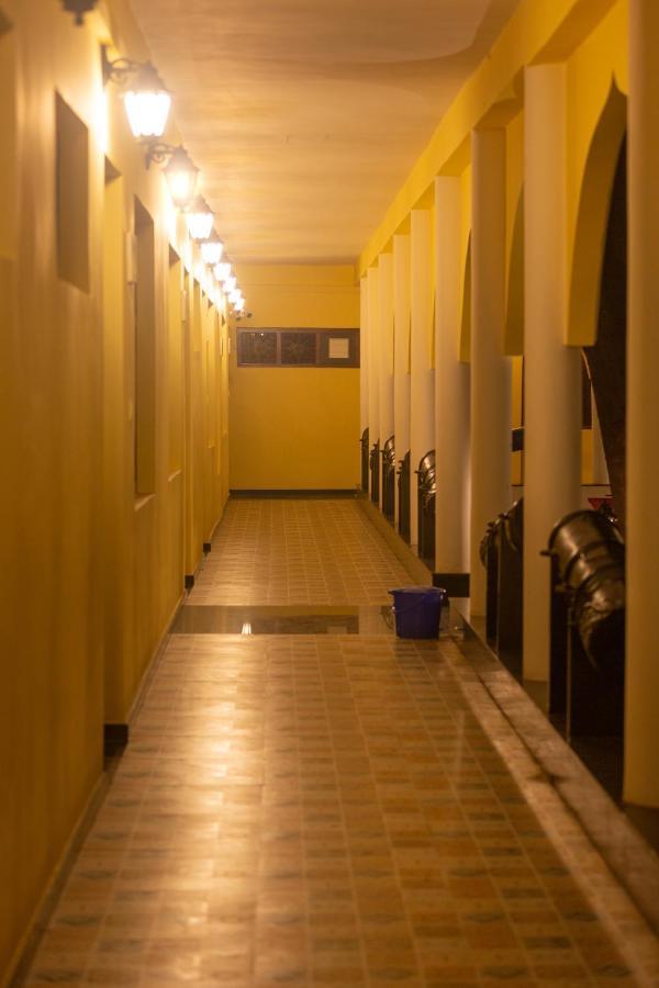 Kstdc Hotel Mayura Adilshahi Bijapur Exteriér fotografie