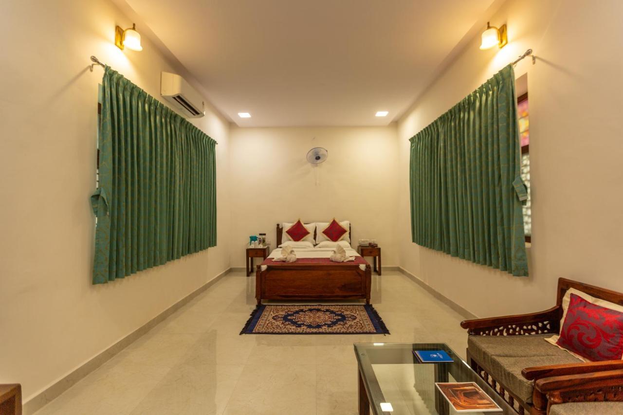Kstdc Hotel Mayura Adilshahi Bijapur Exteriér fotografie