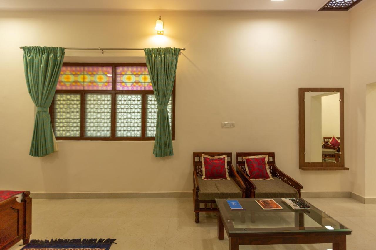 Kstdc Hotel Mayura Adilshahi Bijapur Exteriér fotografie