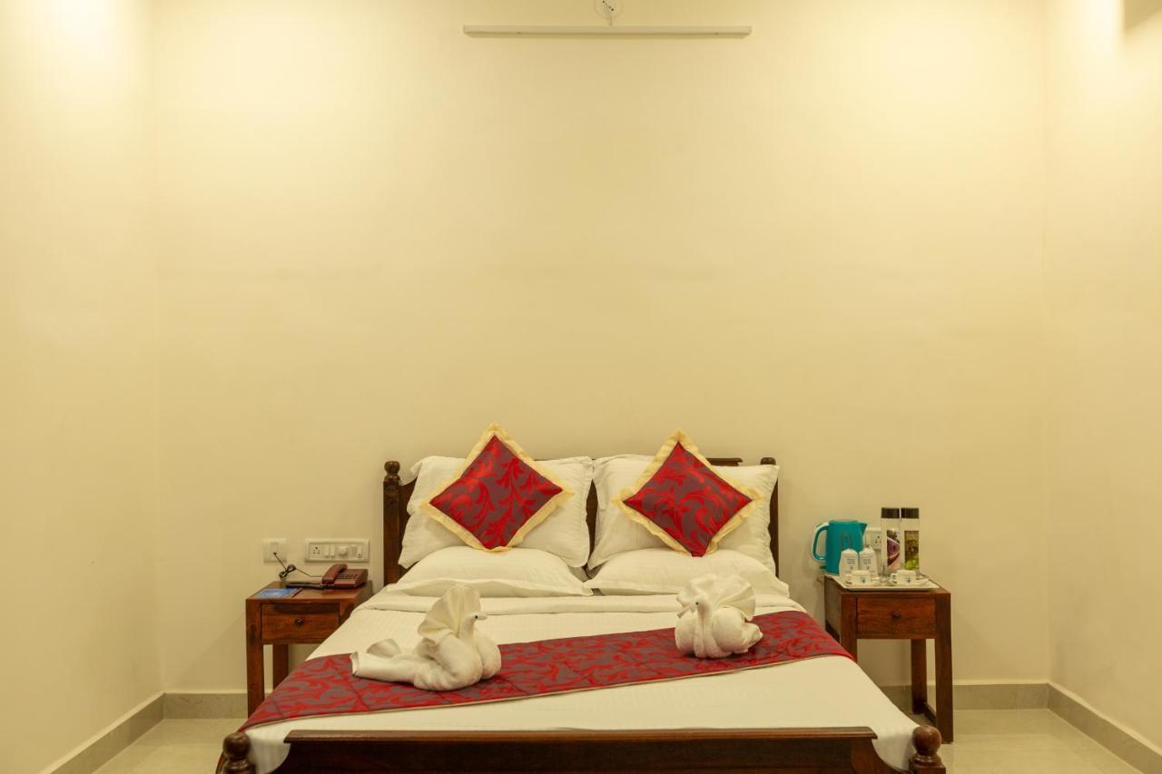 Kstdc Hotel Mayura Adilshahi Bijapur Exteriér fotografie