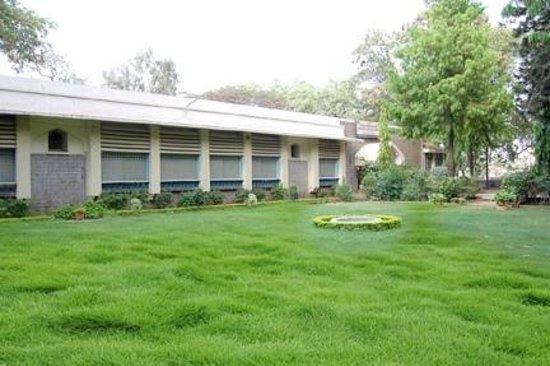 Kstdc Hotel Mayura Adilshahi Bijapur Exteriér fotografie